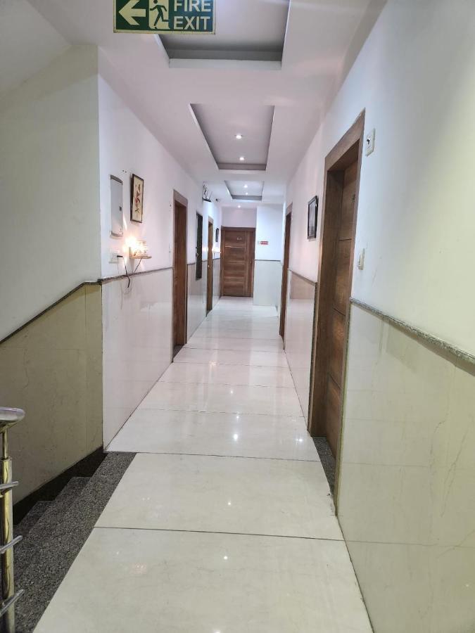 Airport Hotel Ivy With Free Airport Transfr New Delhi Bagian luar foto